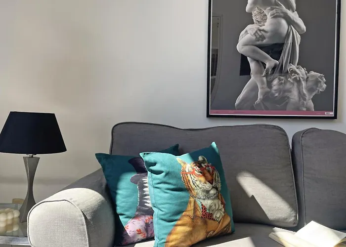 Trevi Over The Top Apartment